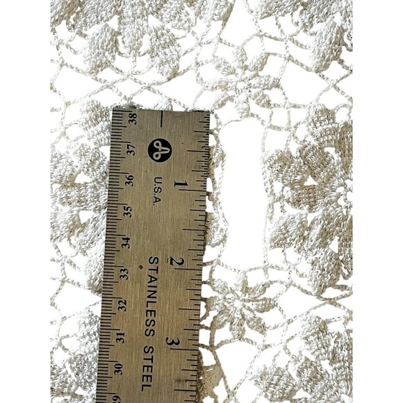 Hand Crocheted Tablecloth With Floral Medallions & Scalloped Edges 55.25" x 49" - Picture 8 of 13